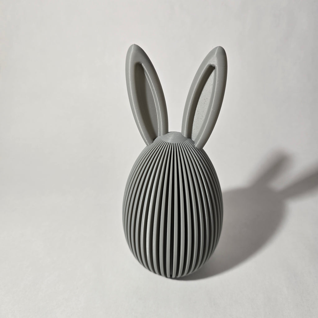 Kraslice se zaječíma ušima šedá