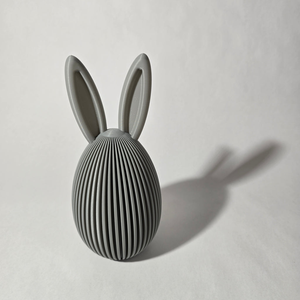 Kraslice se zaječíma ušima šedá