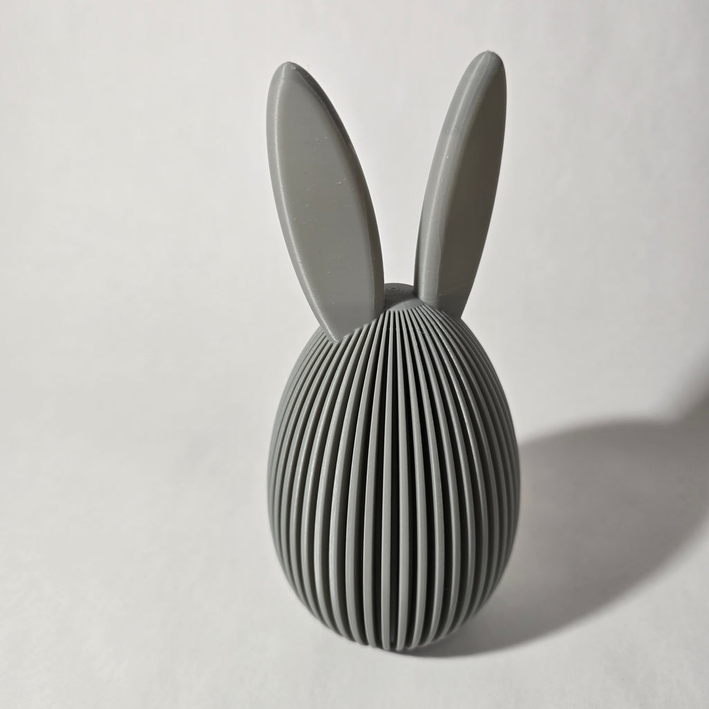 Kraslice se zaječíma ušima šedá