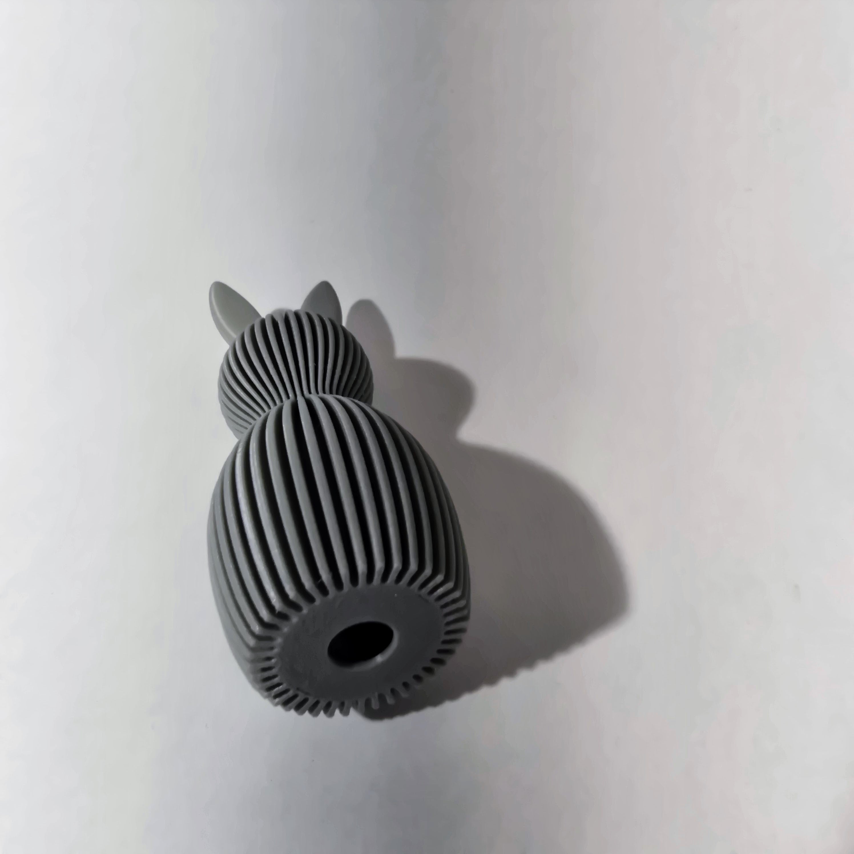 Velikonoční zajíček s ušima šedý